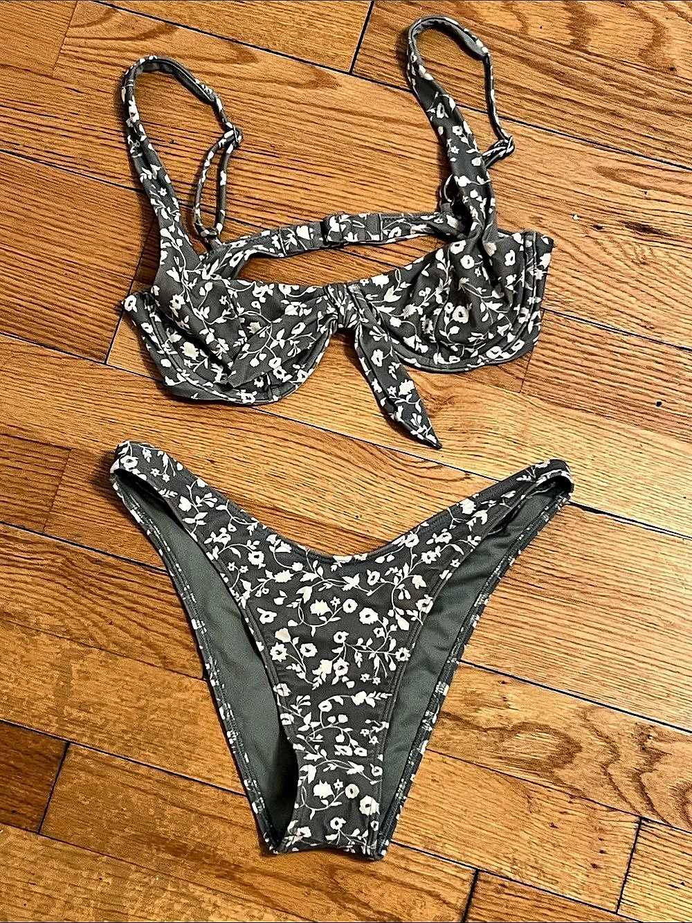 Abercrombie & Fitch Floral Bikini Set Green & White Small